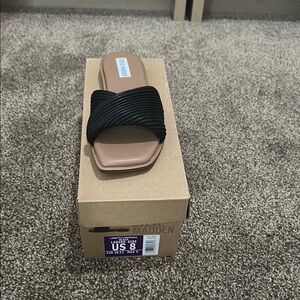Steve Madden Black and Tan Slide Sandals